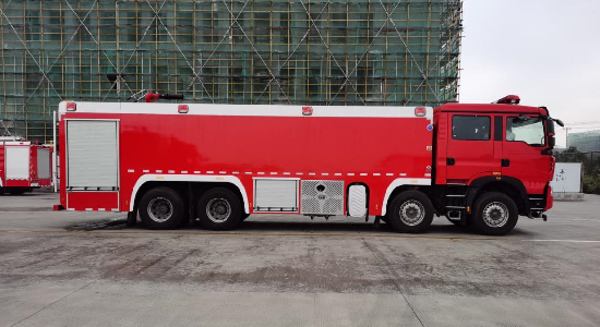 重汽20-25吨水罐消防车
