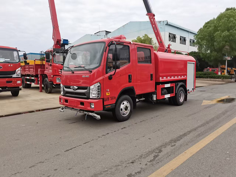 福田双排3.5吨消防洒水车