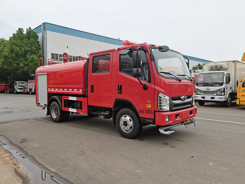 福田双排3.5吨消防洒水车