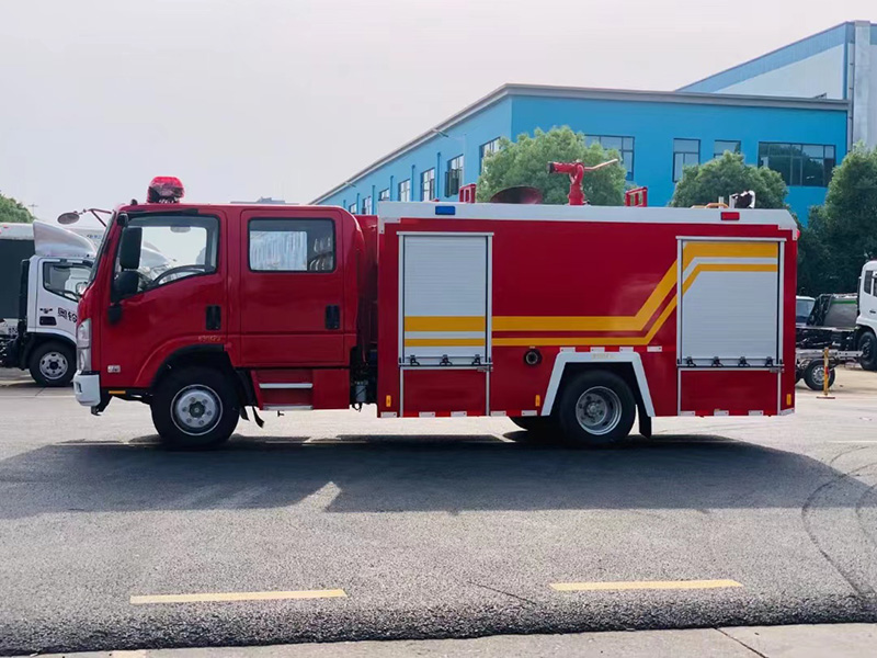 五十铃3.5吨水罐消防车