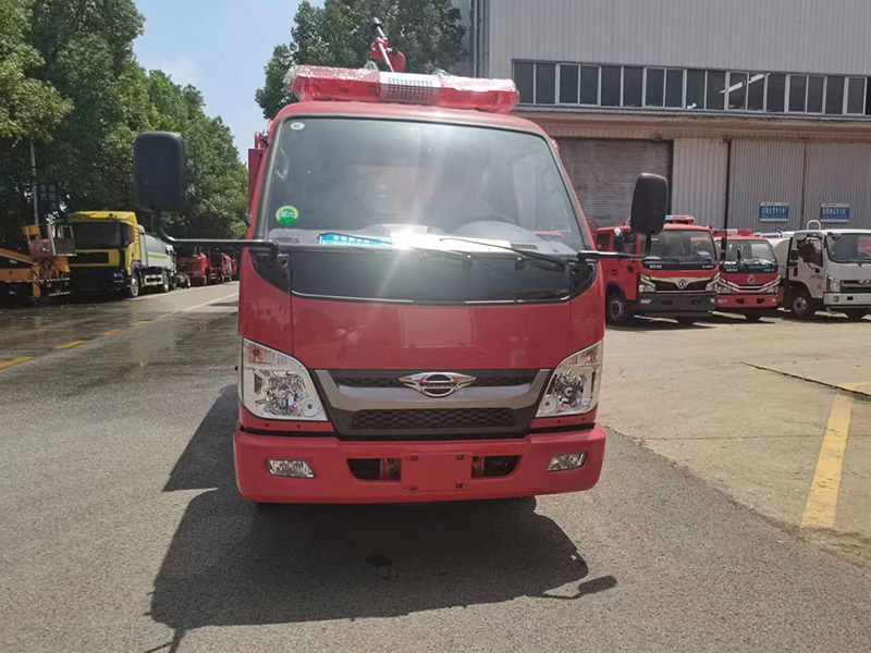 福田单排1.8吨消防洒水车