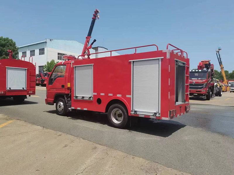 福田单排1.8吨消防洒水车