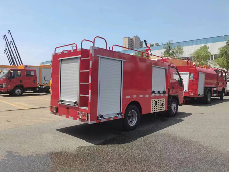 福田单排1.8吨消防洒水车