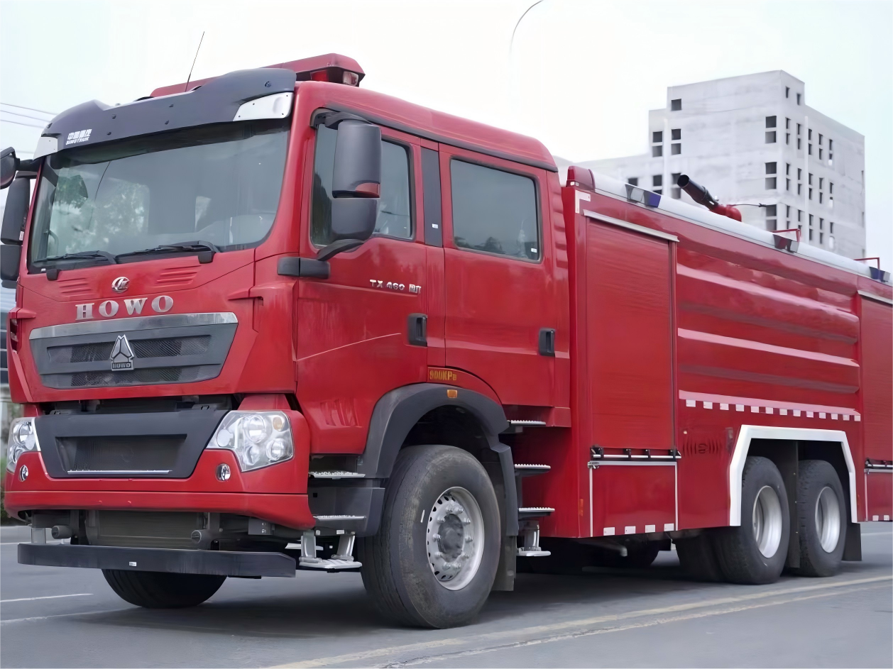 重汽后双桥18吨水罐消防车
