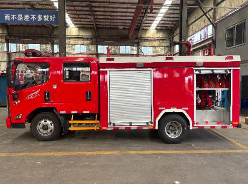 江铃3.5吨水罐消防车