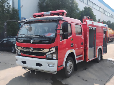 东风4吨水罐消防车
