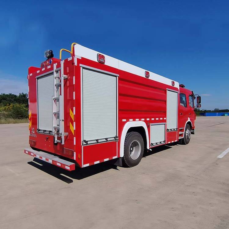 东风8吨水罐消防车