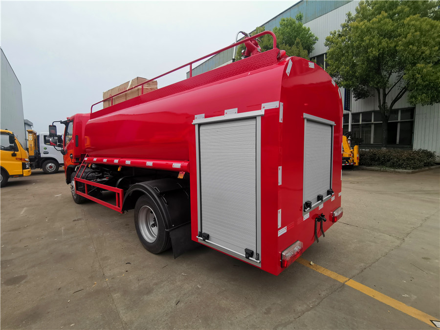 东风7吨消防洒水车
