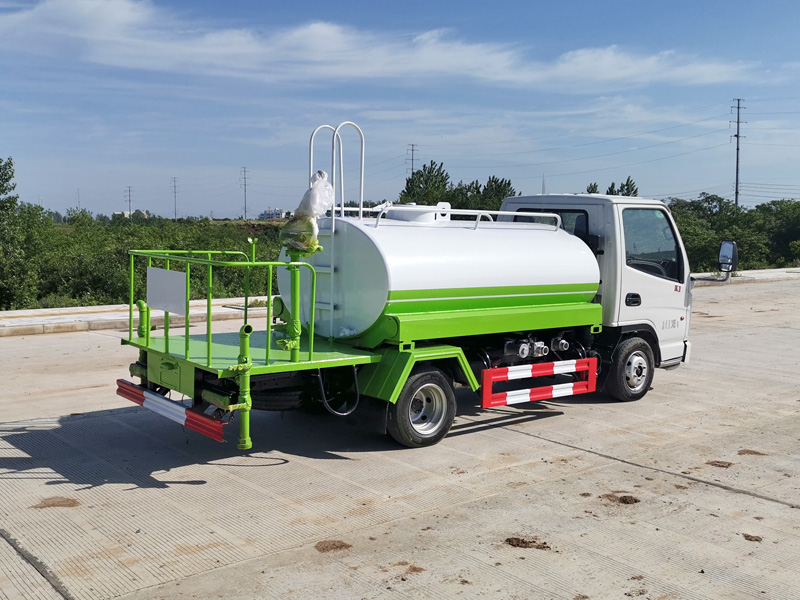 2方蓝牌洒水车