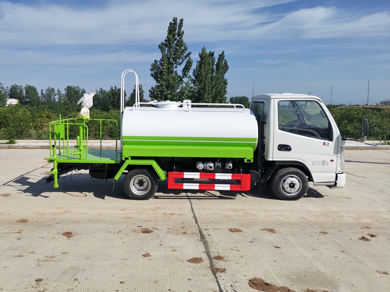 2方蓝牌洒水车
