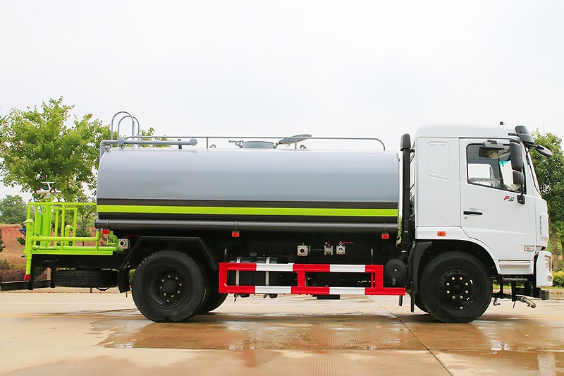 国六华神F5 12-14吨洒水车