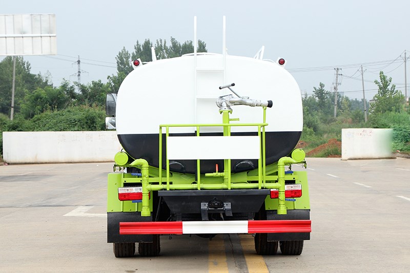 东风大多利卡 9.2方洒水车
