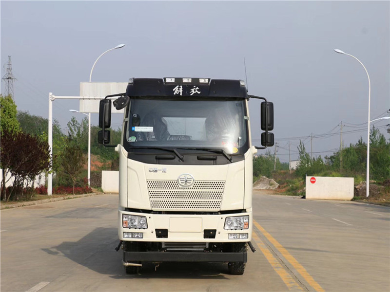 解放14方洒水车
