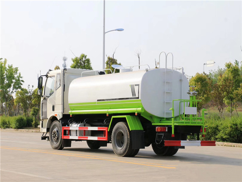 解放14方洒水车