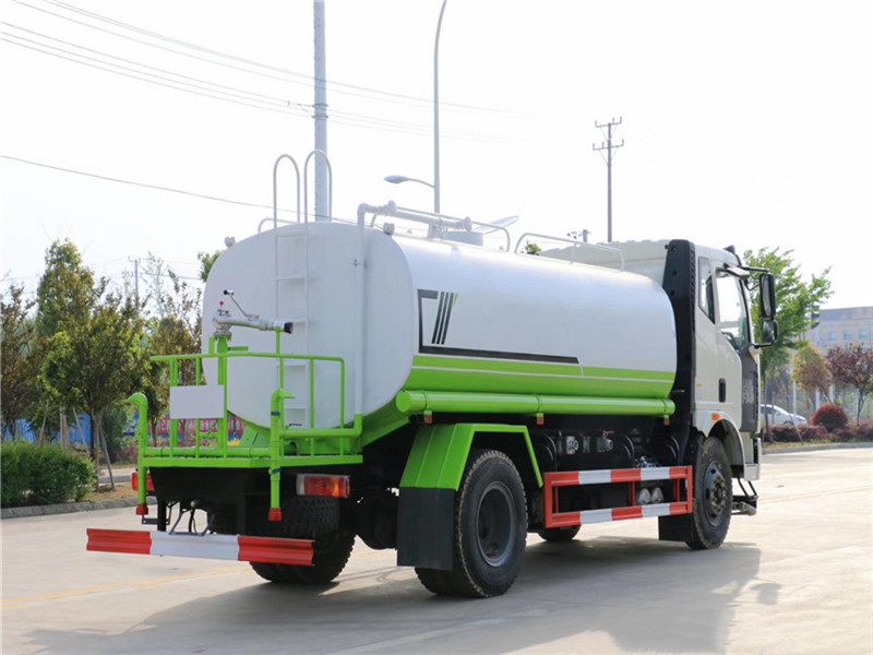 解放14方洒水车