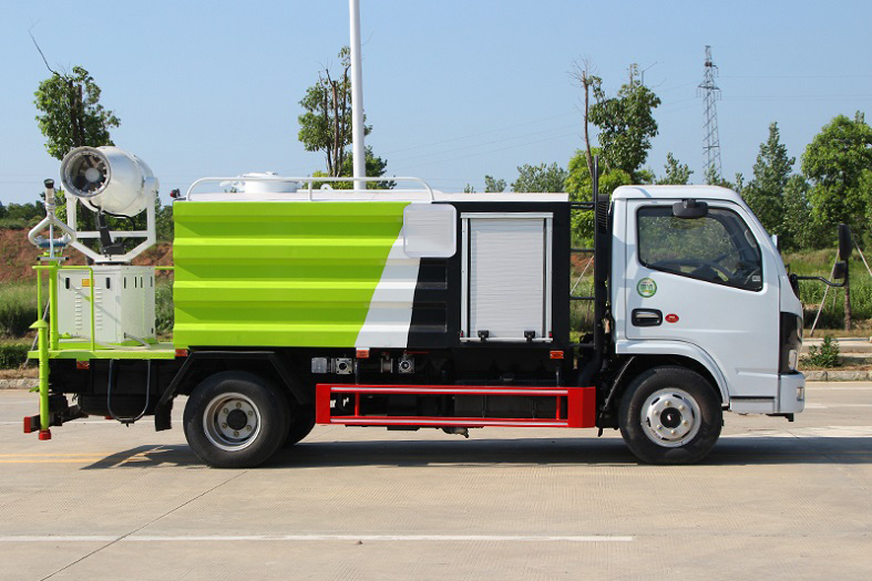 东风5吨多功能抑尘车